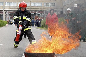 Тушение условного пожара бригадой МЧС с участием наших переводчиков 1